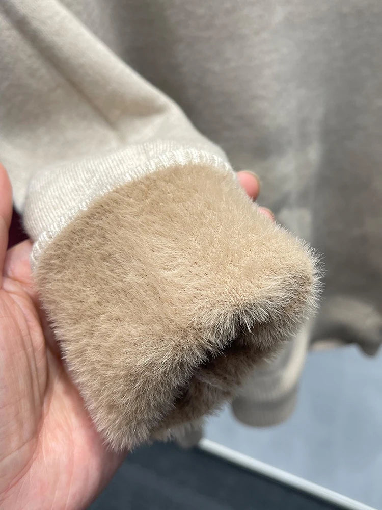 SIENNA Refined Turtleneck