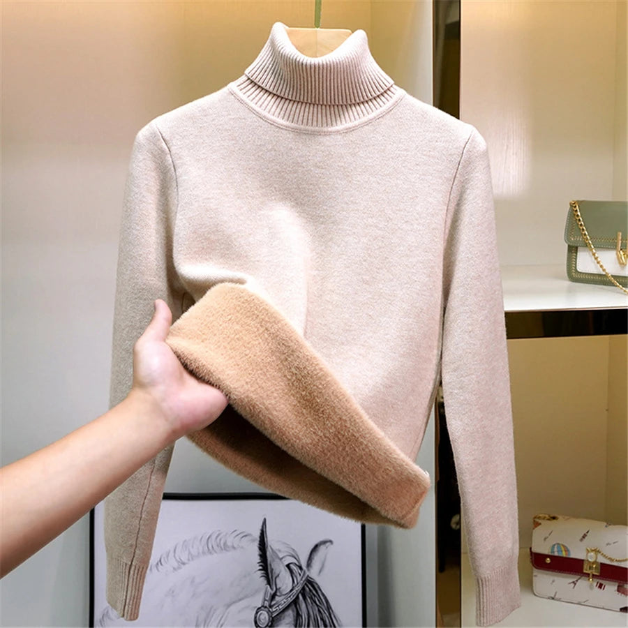 SIENNA Refined Turtleneck